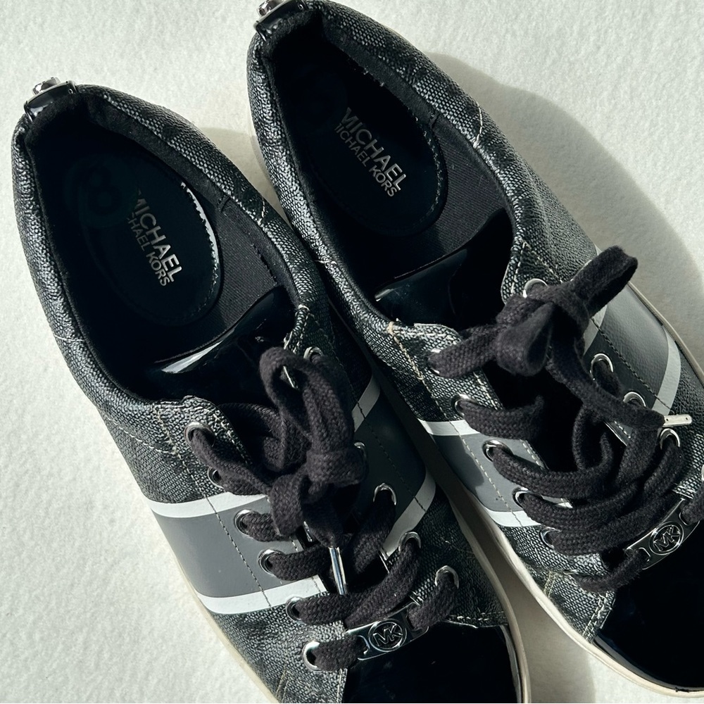 Michael Kors Juno Stripe Lace Up Sneakers black and white - Picture 8 of 8